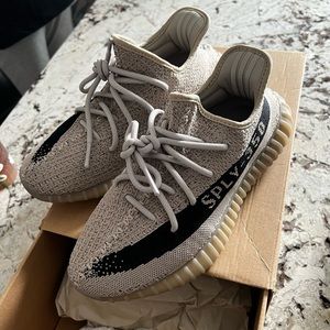 Yeezy boost 350 V2